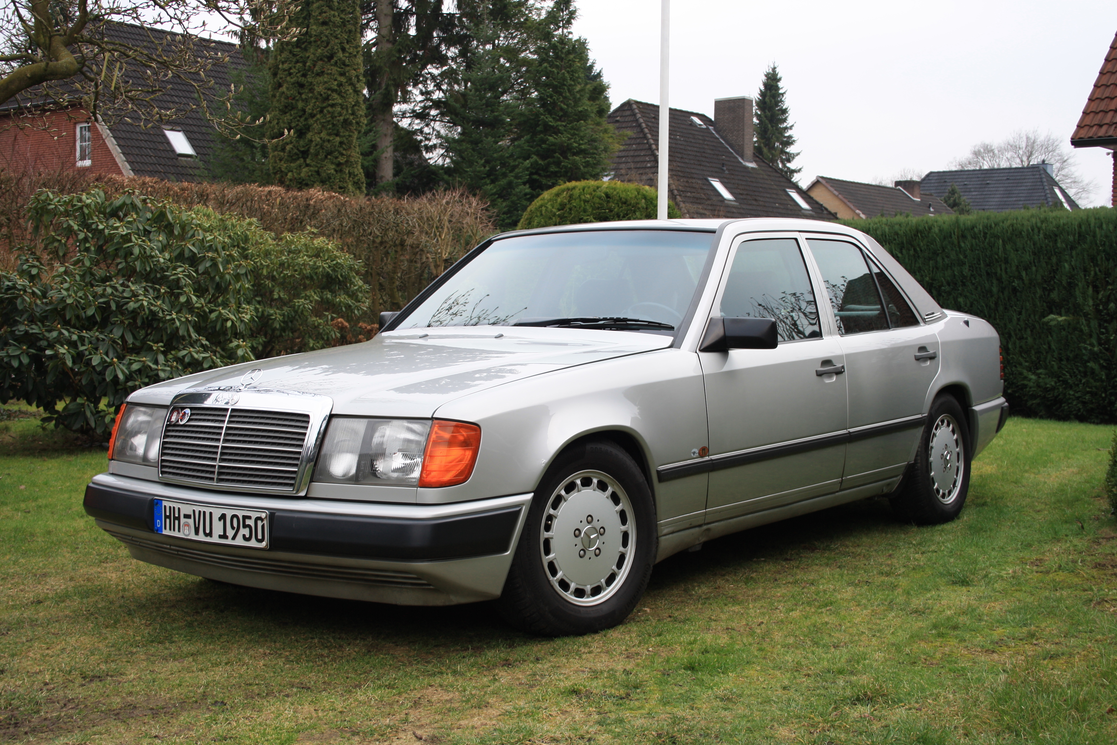 W124 - 300E - 2019.jpg